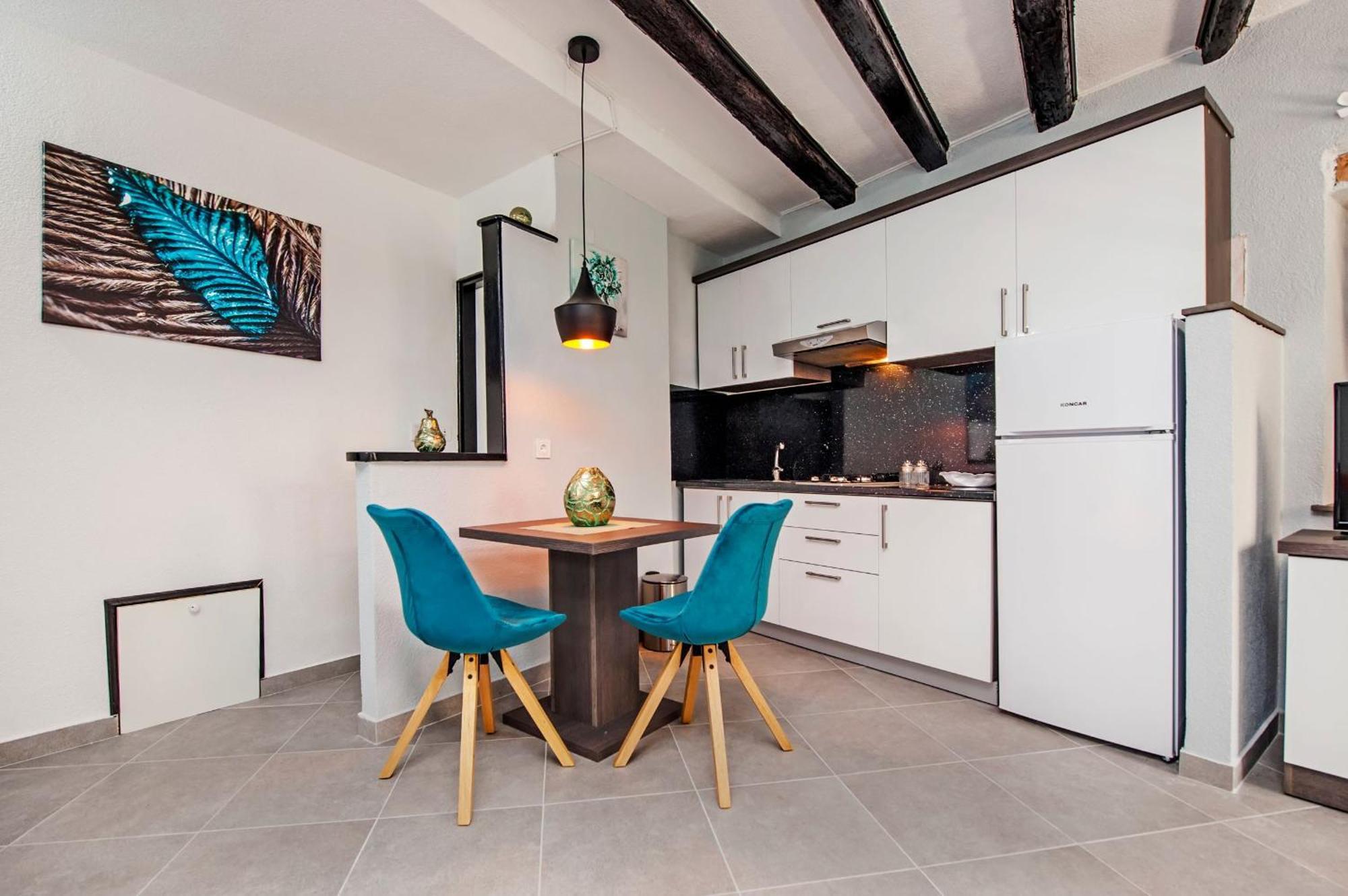 Apartman Tereza โรวีน ภายนอก รูปภาพ